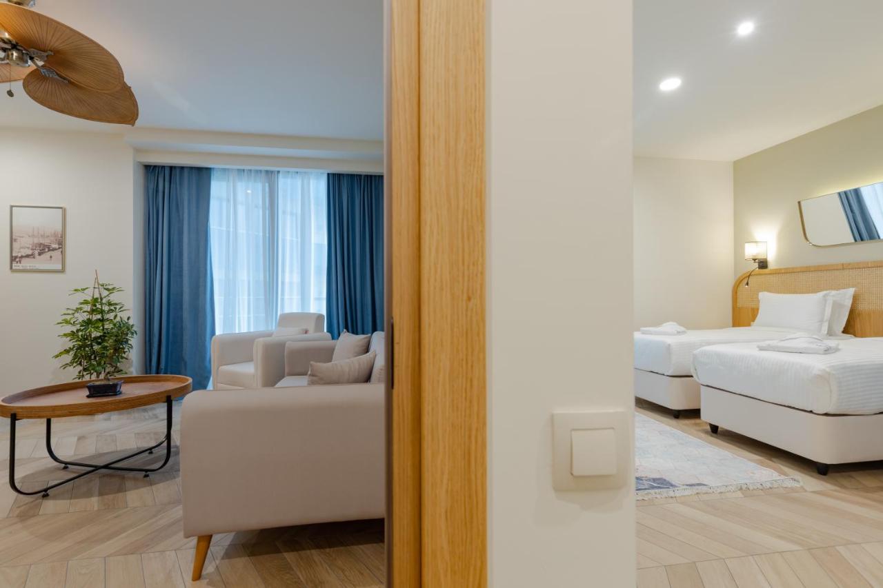 Miramar Luxury Residences Batumi Bagian luar foto Family Suite