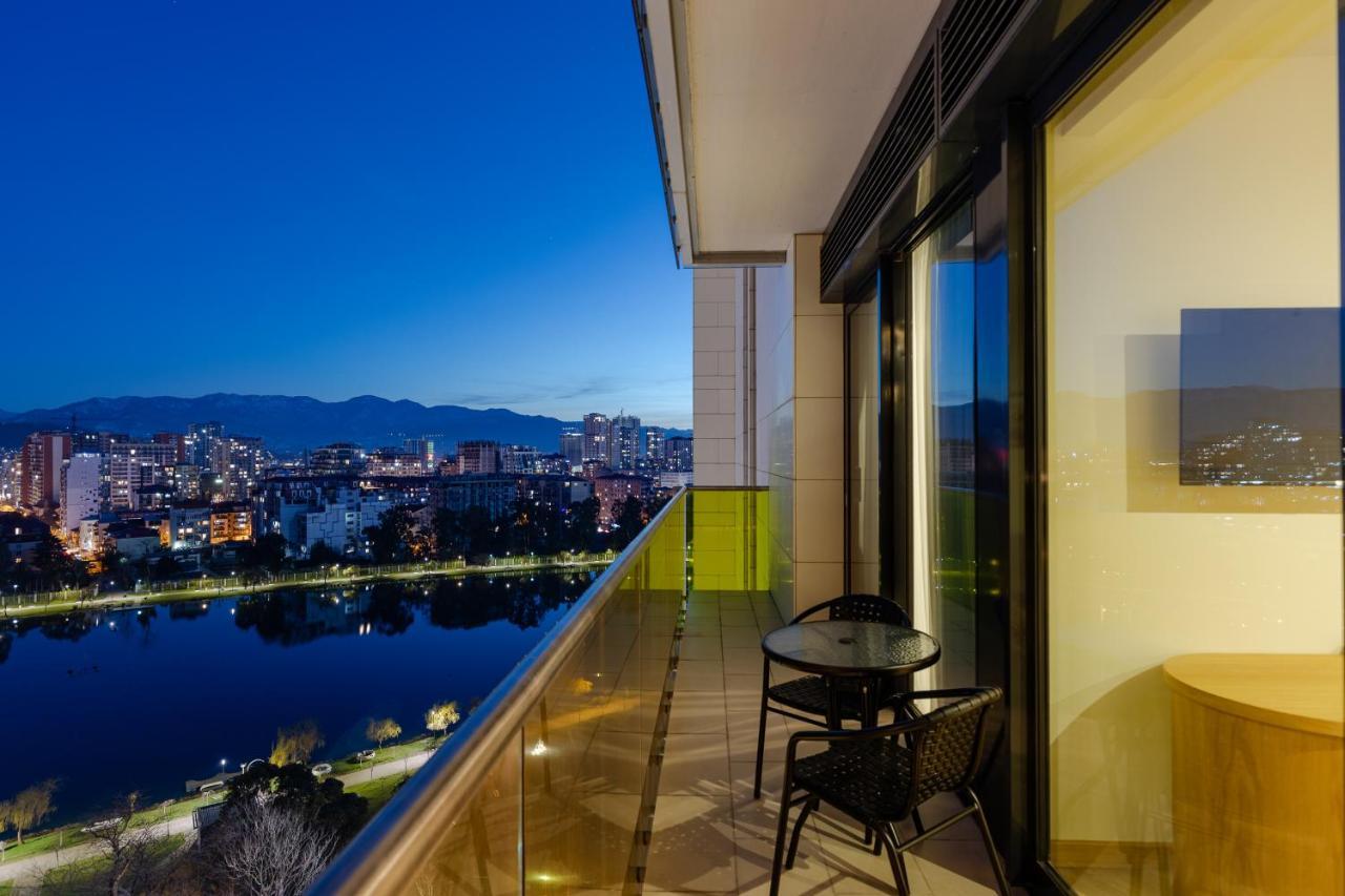 Miramar Luxury Residences Batumi Bagian luar foto Balcony of a hotel room