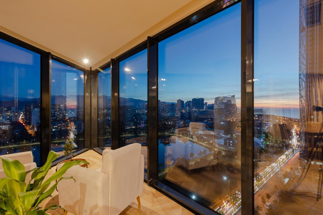 Miramar Luxury Residences Batumi Bagian luar foto View from a penthouse apartment