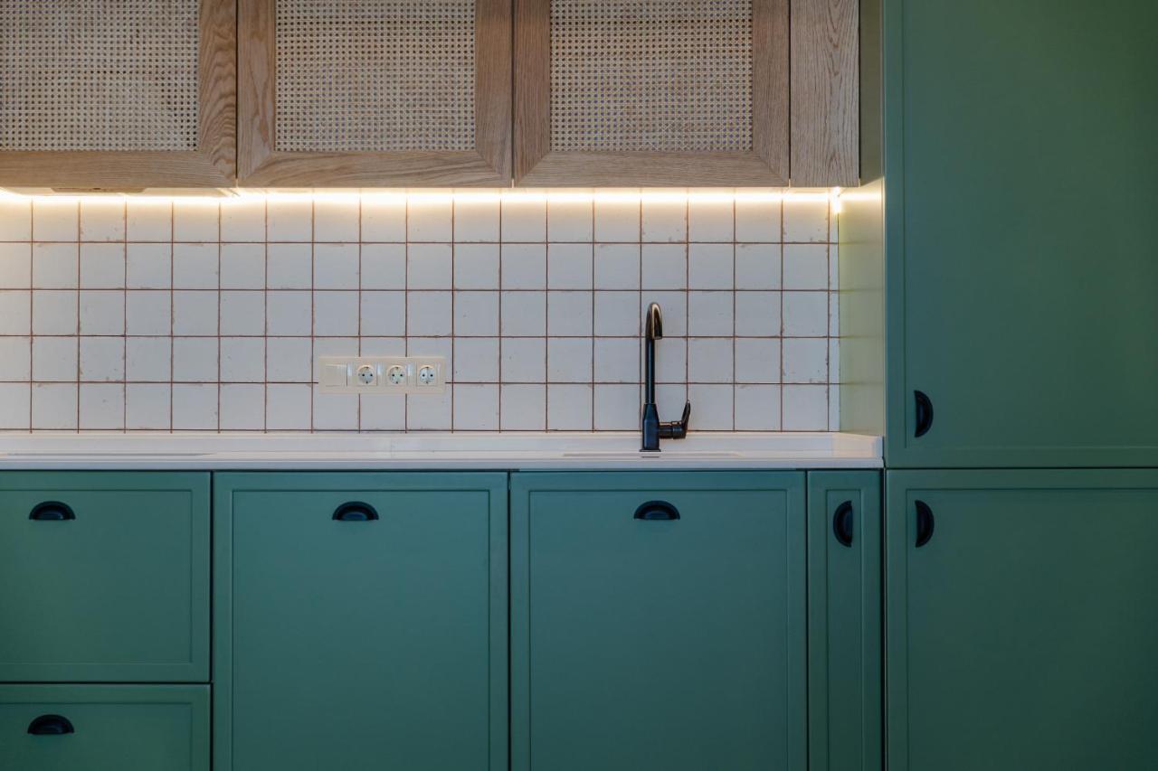 Miramar Luxury Residences Batumi Bagian luar foto A kitchen with a built-in sink